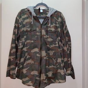 H&M zip up camo jacket